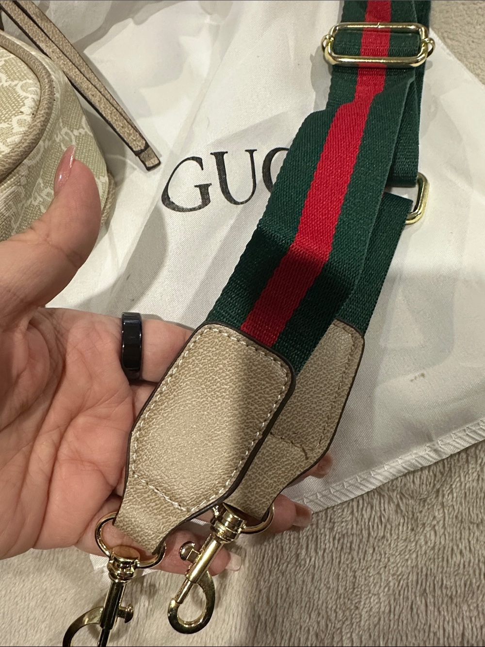 Gucci Beige GG Canvas Shoulder Bag with Green and Red Web Strap🪞 - Picture 9 of 9